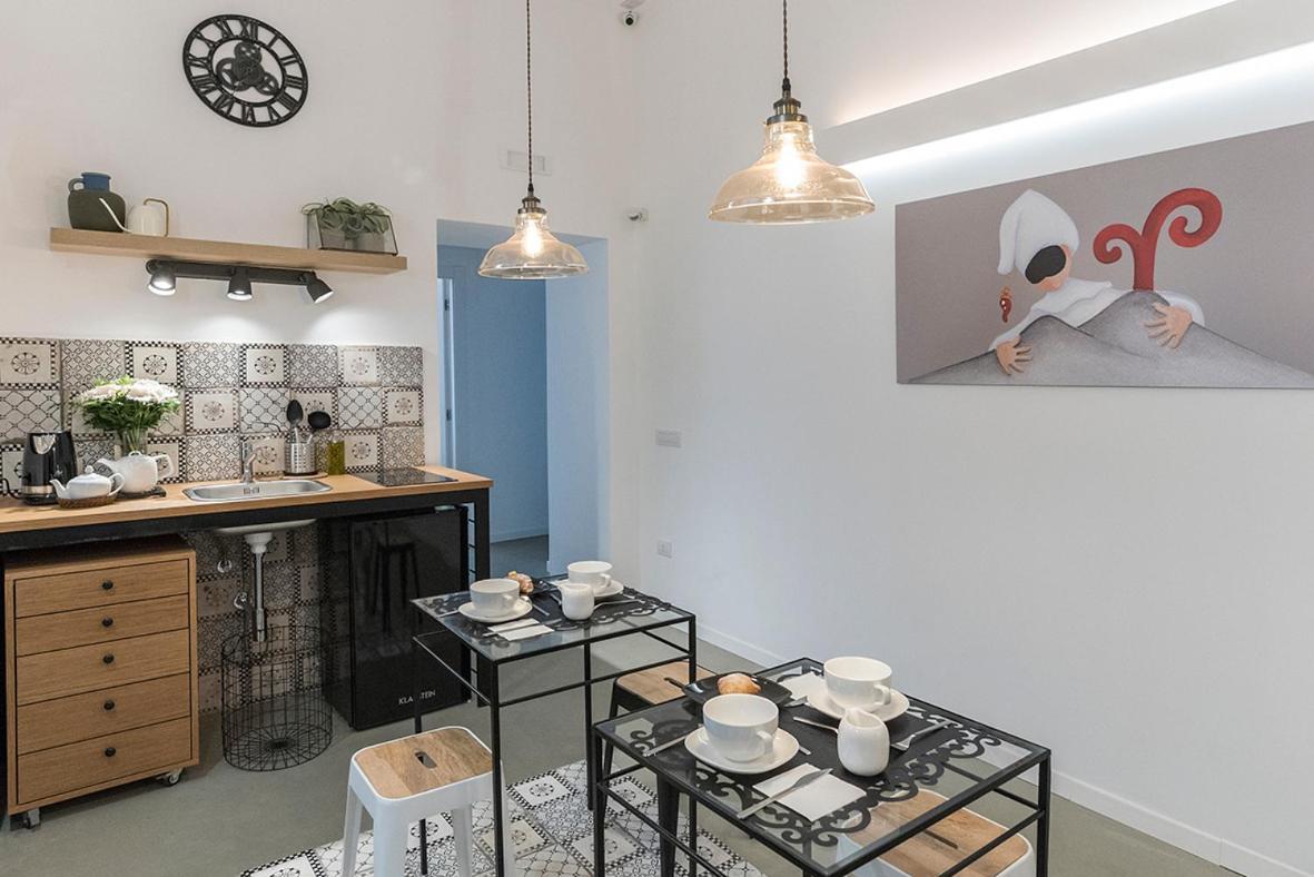 A Misura Duomo Rooms & Apartment - Ls Accommodations เนเปิลส์ ภายนอก รูปภาพ