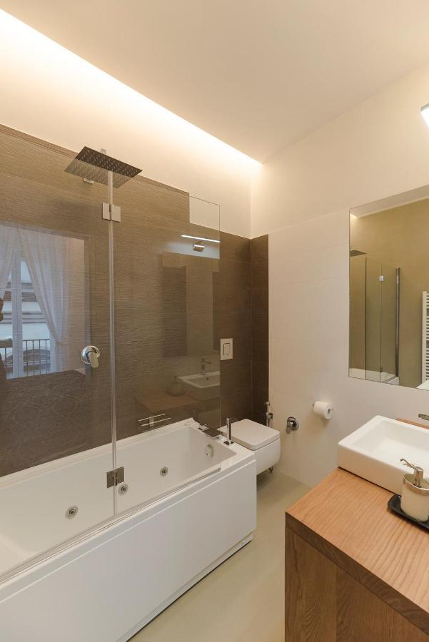 A Misura Duomo Rooms & Apartment - Ls Accommodations เนเปิลส์ ภายนอก รูปภาพ