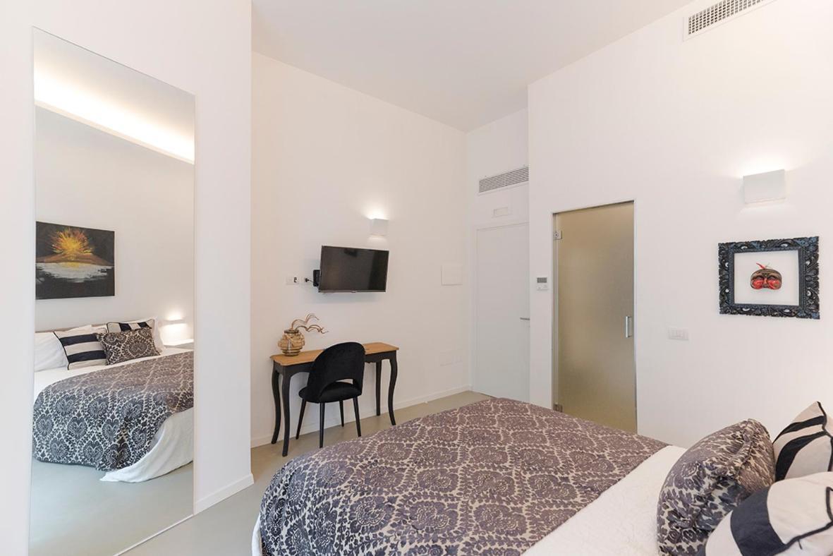 A Misura Duomo Rooms & Apartment - Ls Accommodations เนเปิลส์ ภายนอก รูปภาพ
