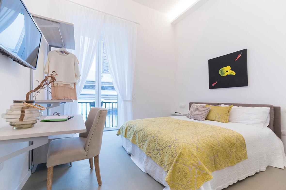 A Misura Duomo Rooms & Apartment - Ls Accommodations เนเปิลส์ ภายนอก รูปภาพ