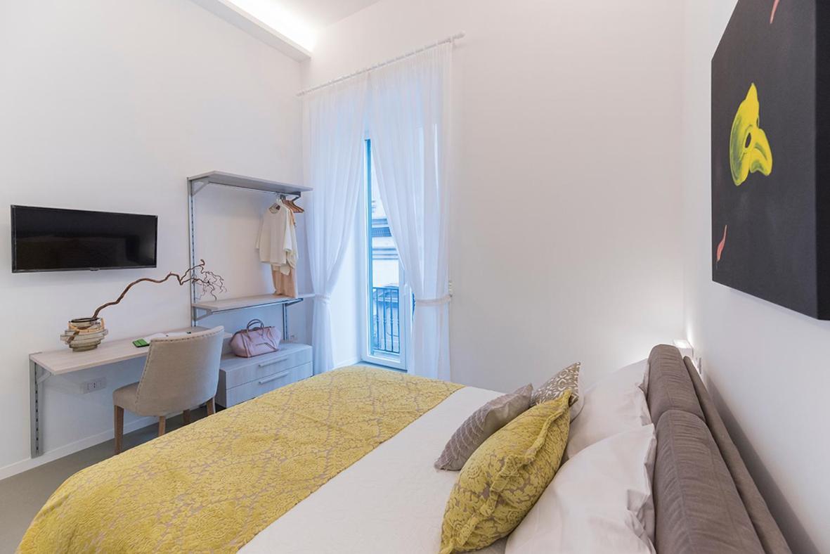 A Misura Duomo Rooms & Apartment - Ls Accommodations เนเปิลส์ ภายนอก รูปภาพ