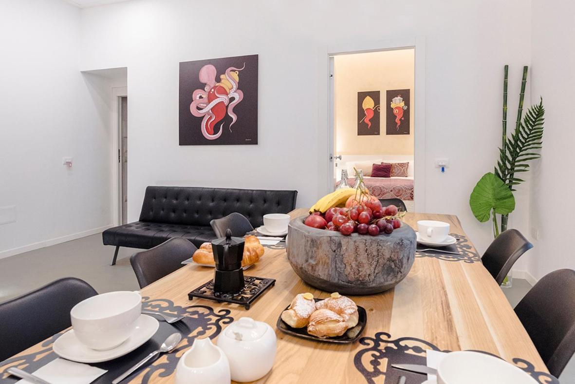 A Misura Duomo Rooms & Apartment - Ls Accommodations เนเปิลส์ ภายนอก รูปภาพ