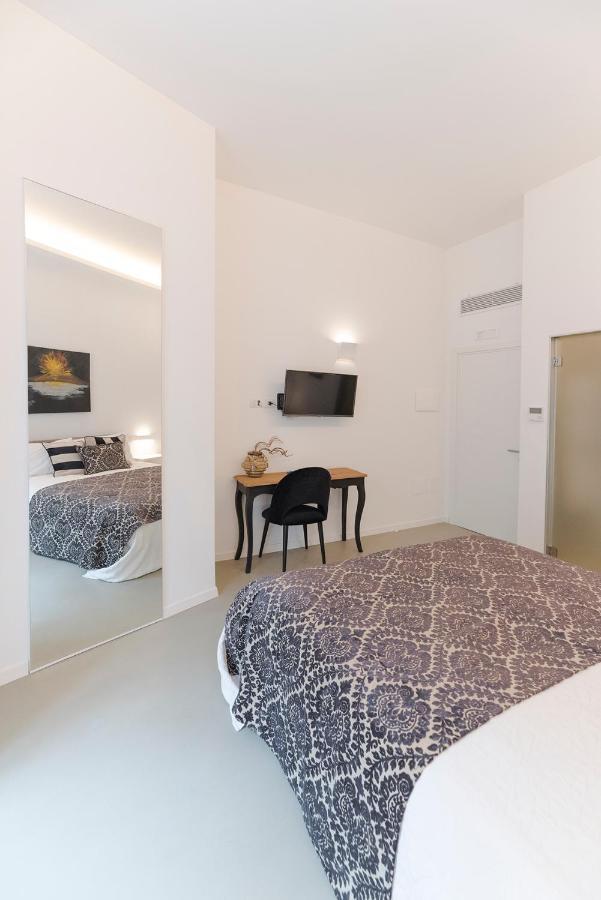 A Misura Duomo Rooms & Apartment - Ls Accommodations เนเปิลส์ ภายนอก รูปภาพ