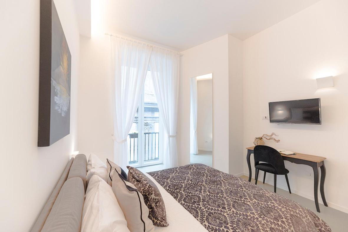 A Misura Duomo Rooms & Apartment - Ls Accommodations เนเปิลส์ ภายนอก รูปภาพ