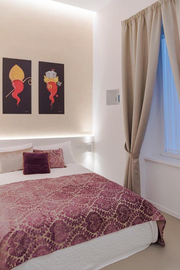 A Misura Duomo Rooms & Apartment - Ls Accommodations เนเปิลส์ ภายนอก รูปภาพ