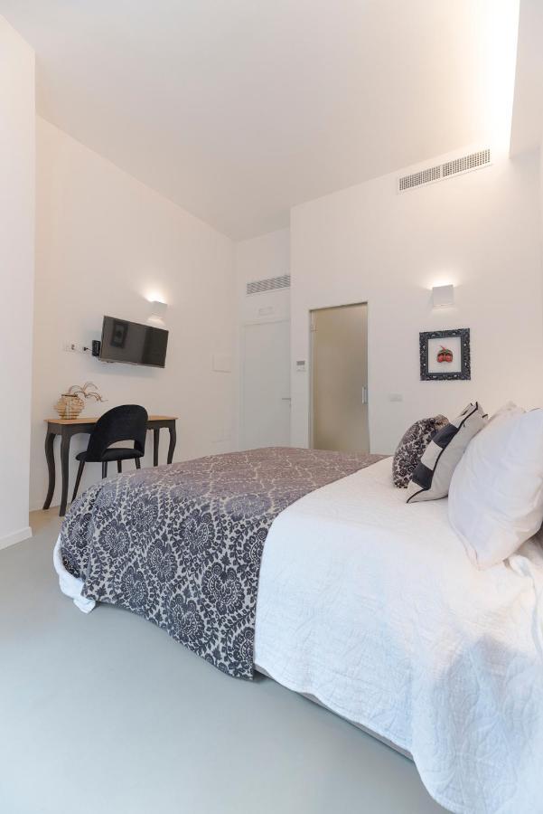 A Misura Duomo Rooms & Apartment - Ls Accommodations เนเปิลส์ ภายนอก รูปภาพ