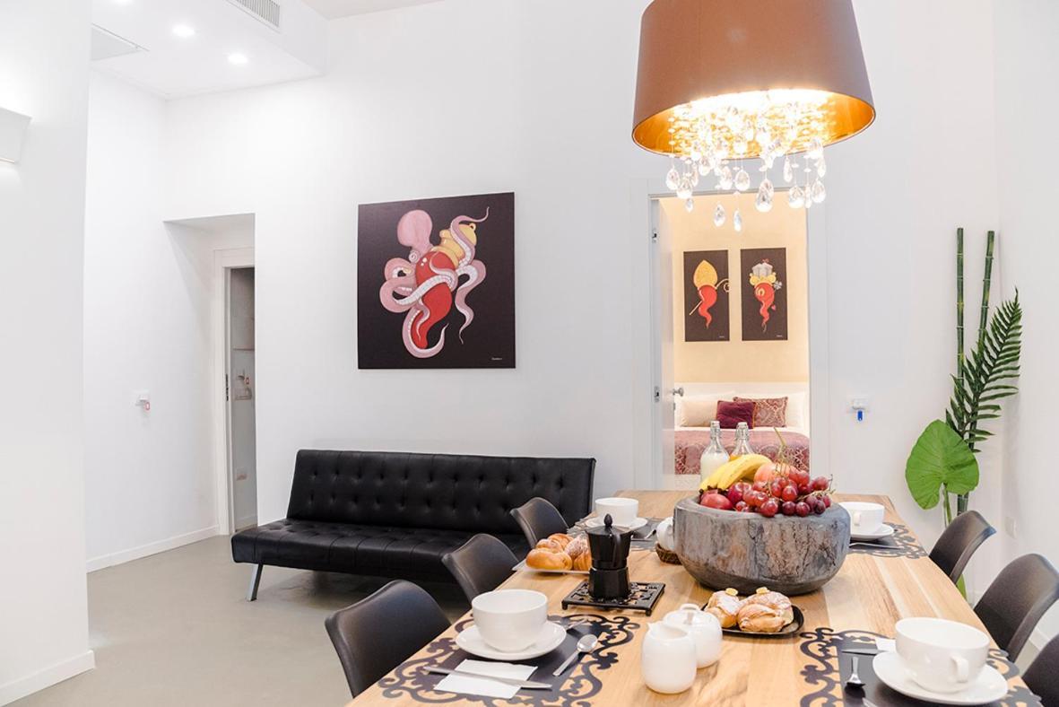 A Misura Duomo Rooms & Apartment - Ls Accommodations เนเปิลส์ ภายนอก รูปภาพ