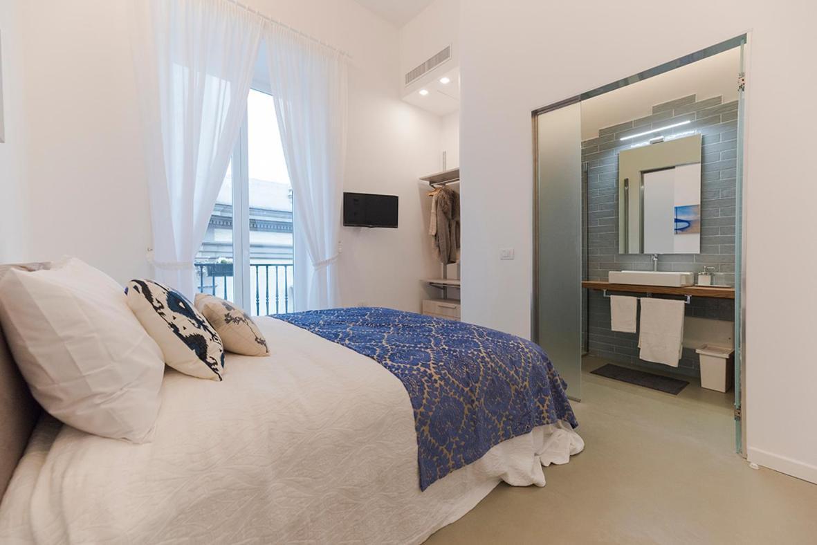 A Misura Duomo Rooms & Apartment - Ls Accommodations เนเปิลส์ ภายนอก รูปภาพ