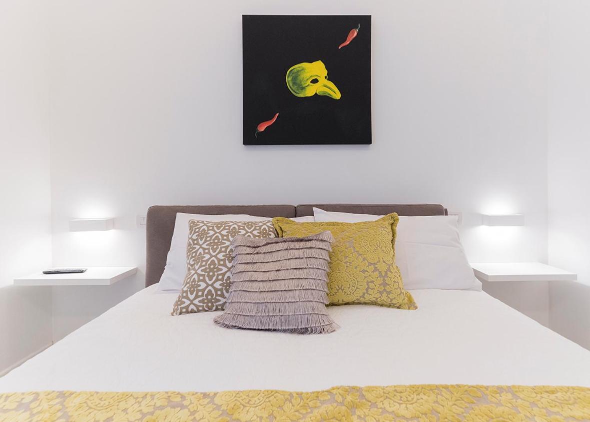 A Misura Duomo Rooms & Apartment - Ls Accommodations เนเปิลส์ ภายนอก รูปภาพ