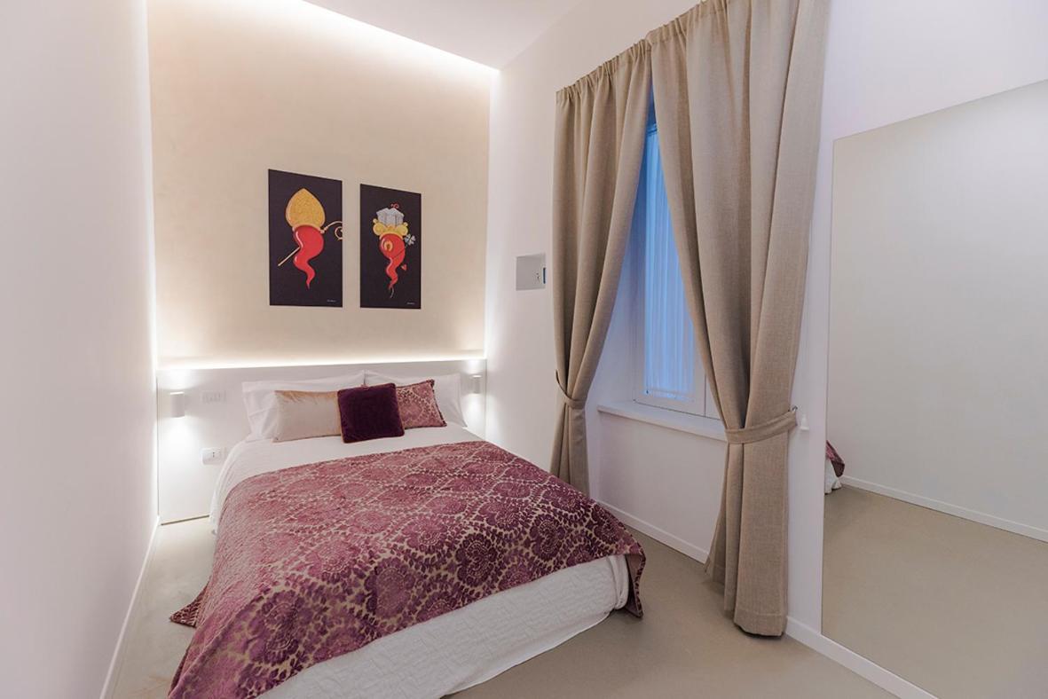A Misura Duomo Rooms & Apartment - Ls Accommodations เนเปิลส์ ภายนอก รูปภาพ