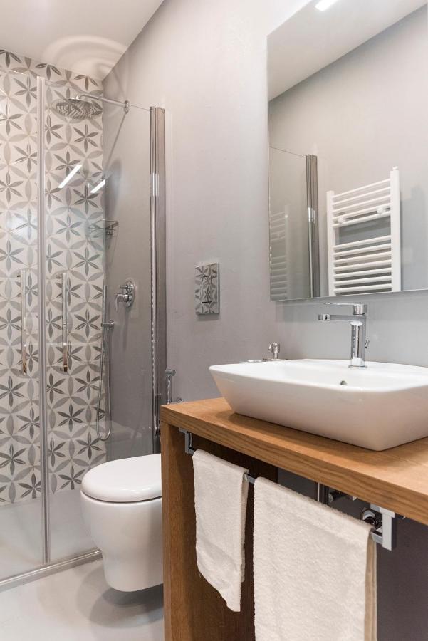 A Misura Duomo Rooms & Apartment - Ls Accommodations เนเปิลส์ ภายนอก รูปภาพ